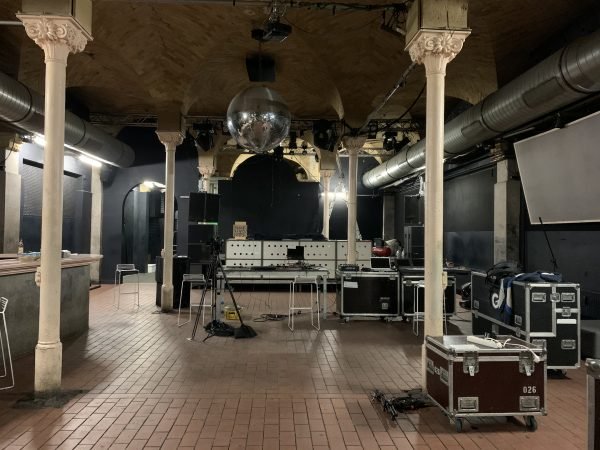 Club Gretchen خالی در برلین-Kreuzberg. "عنوان =" باشگاه خالی Gretchen در برلین-Kreuzberg. "/>
<figcaption class=
